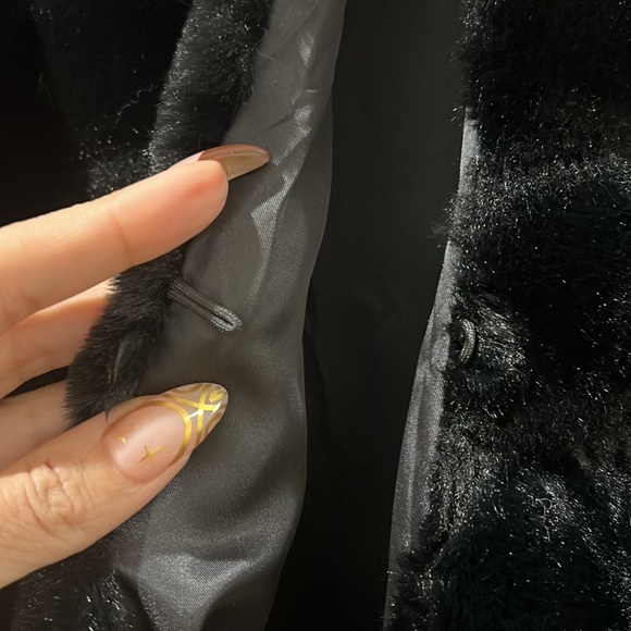 Women’s black, elegant faux fur Chevron style night jacket coat - Picture 3 of 6